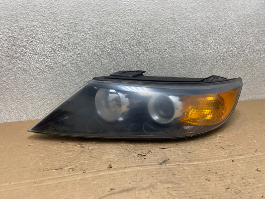 2011 to 2013 Kia Sorento Left Driver LH Side Headlight Halogen Oem AB4929 DW0