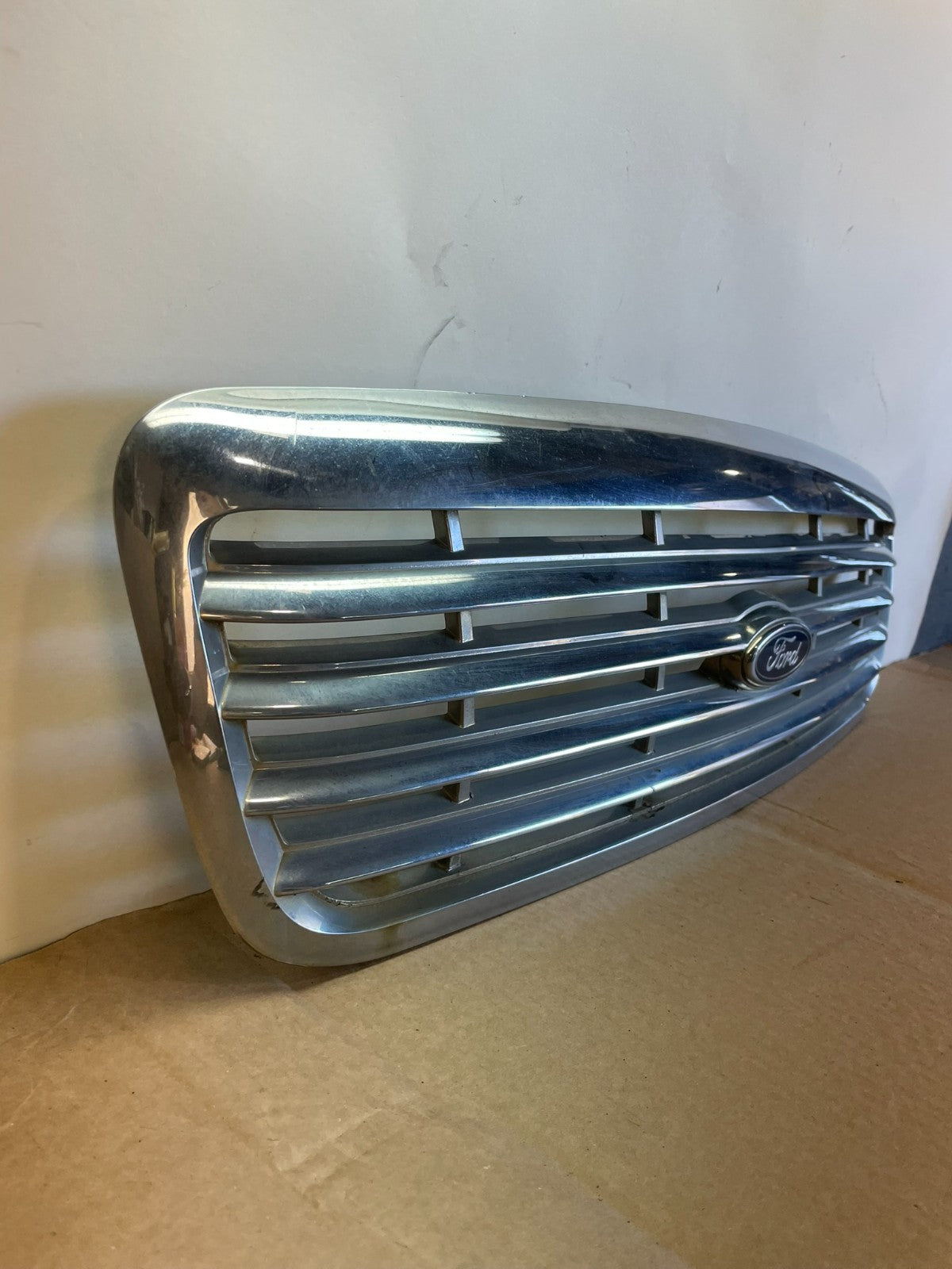 2003 to 2011 Ford Crown Victoria Front Upper Grille Grill Chrome ag3080 DG2