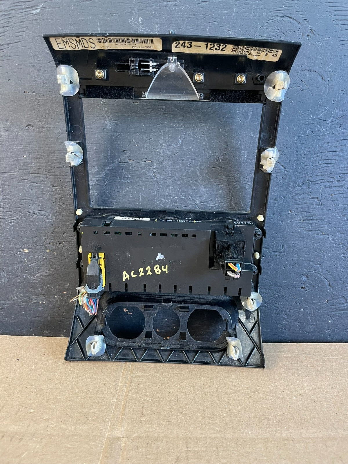 2004 to 2008 Ford F150 Radio Climate Dash Bezel Surround Black AC2284 DG3