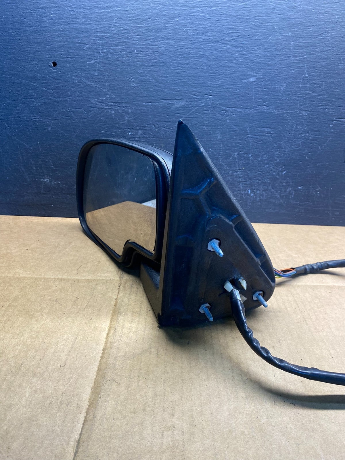 1999 to 2006 Chevrolet Silverado Suburban Left Driver Mirror AD3571 DG11