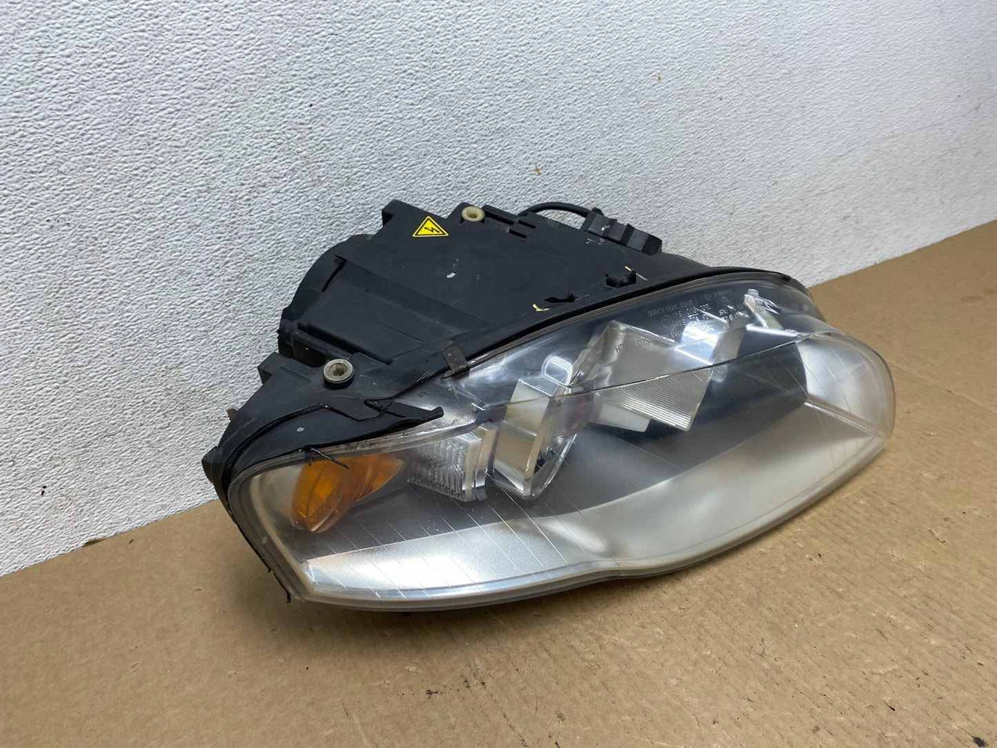 2005 2006 2007 2008 Audi A4 Right Passenger RH XENON HID Headlight AF9663 DW2