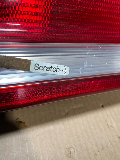 1993 to 1997 Chrysler Concorde Center Trunk Tail light E8579 PS3