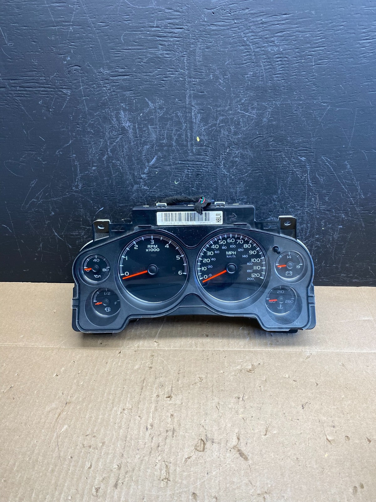 2007 to 2013 Chevrolet Silverado Suburban Cluster Gauge Speedometer OE ac6517 DG0