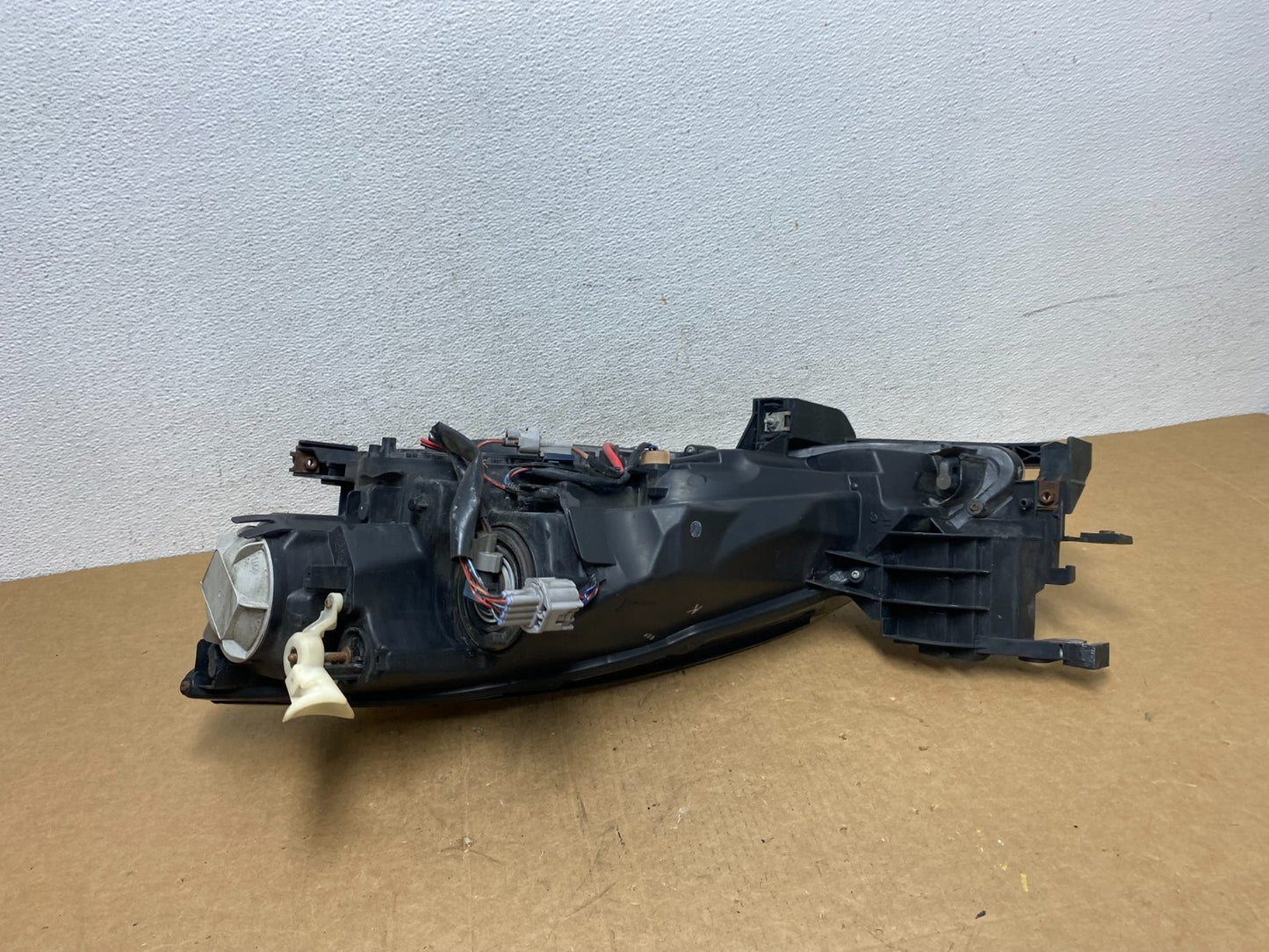 2009-2010 Mazda 6 Right Passenger Side Halogen Headlight AD6076 DW5
