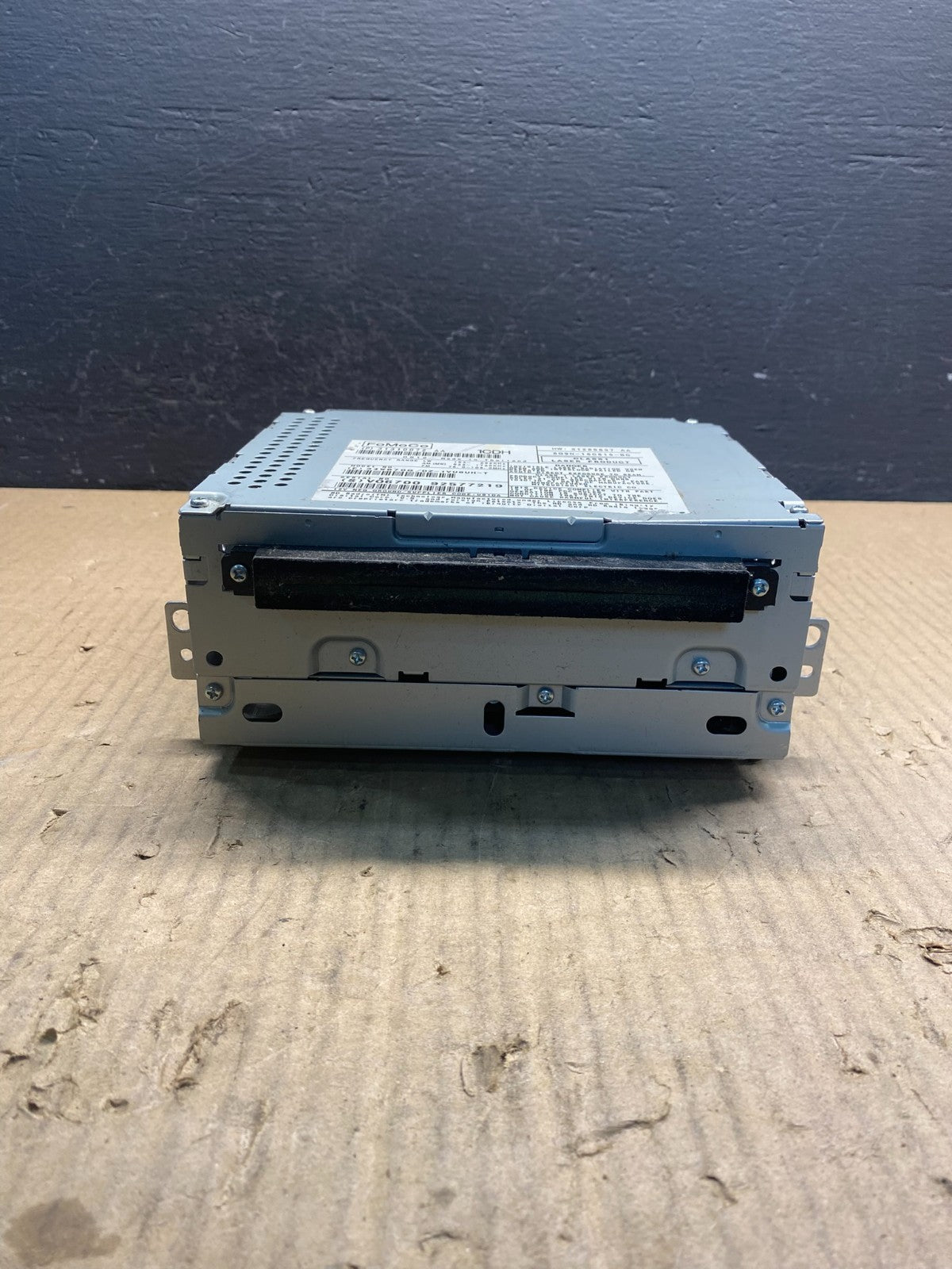2010 to 2011  Volvo S60 Radio AM FM Receiver MP3 CD Player  Oem AC2423 DG0