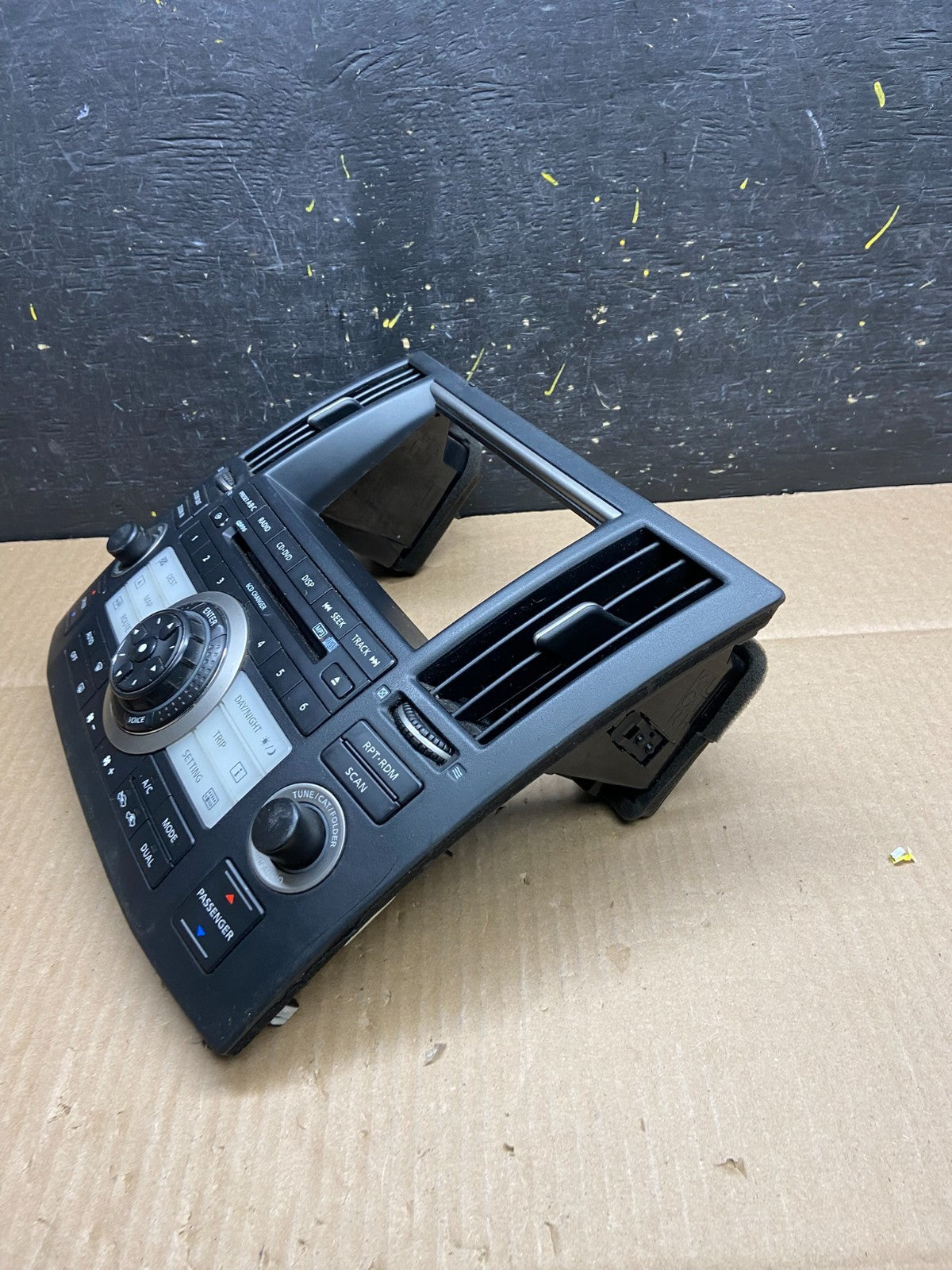 2006 to 2008 Infiniti FX35 Front Radio A/C Heater Switch Control Panel U5943 DG2