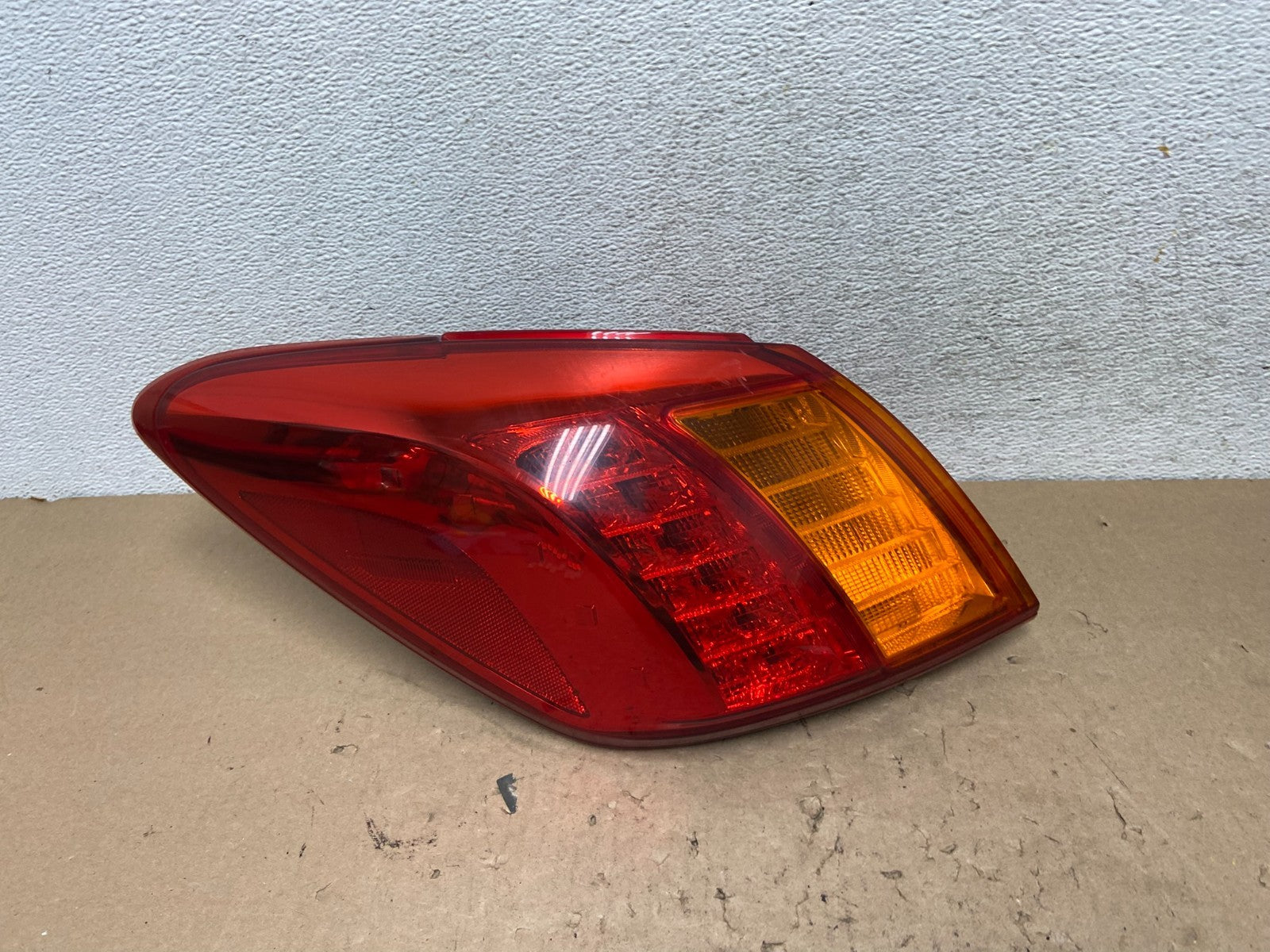 2009 2010 Nissan Murano Left Driver Lh Side Tail Light AG43590