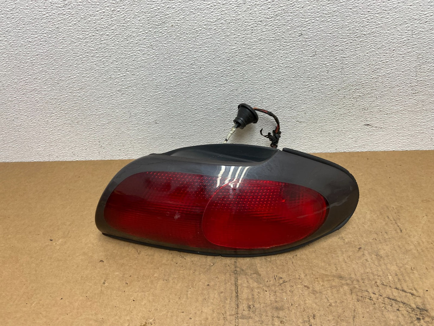 1996 to 1997 Ford Taurus Right Passenger Side Tail Light Oem AC3164 DW0