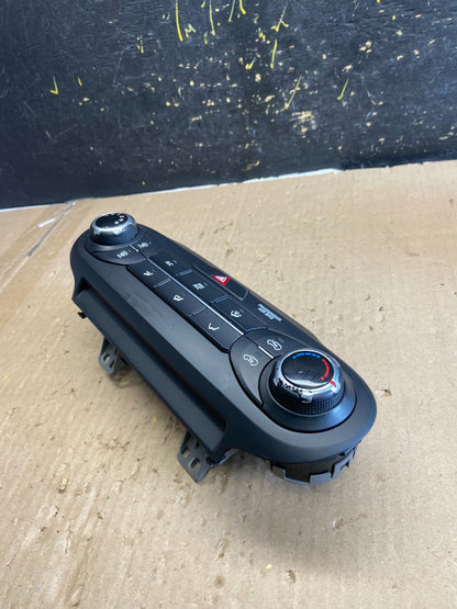 2016 to 2018 Kia Sorento Temperature AC Climate Control 97250-C5XXX  AB2290 DG2