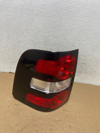 2006 to 2010 Ford Explorer Left Driver Lh Side Tail light AF7353 DW0