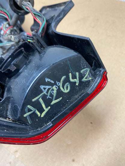 2005 to 2006 Honda Cr-v Crv Right Passenger Side Tail Light AI2642 LK8