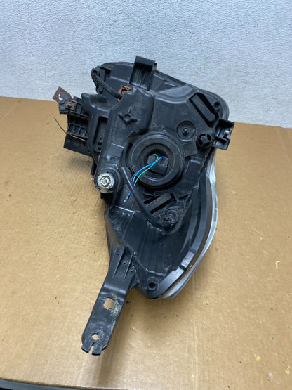 2015 to 2019 Nissan Versa Headlight Left Driver Lh Side AE0583 DW9