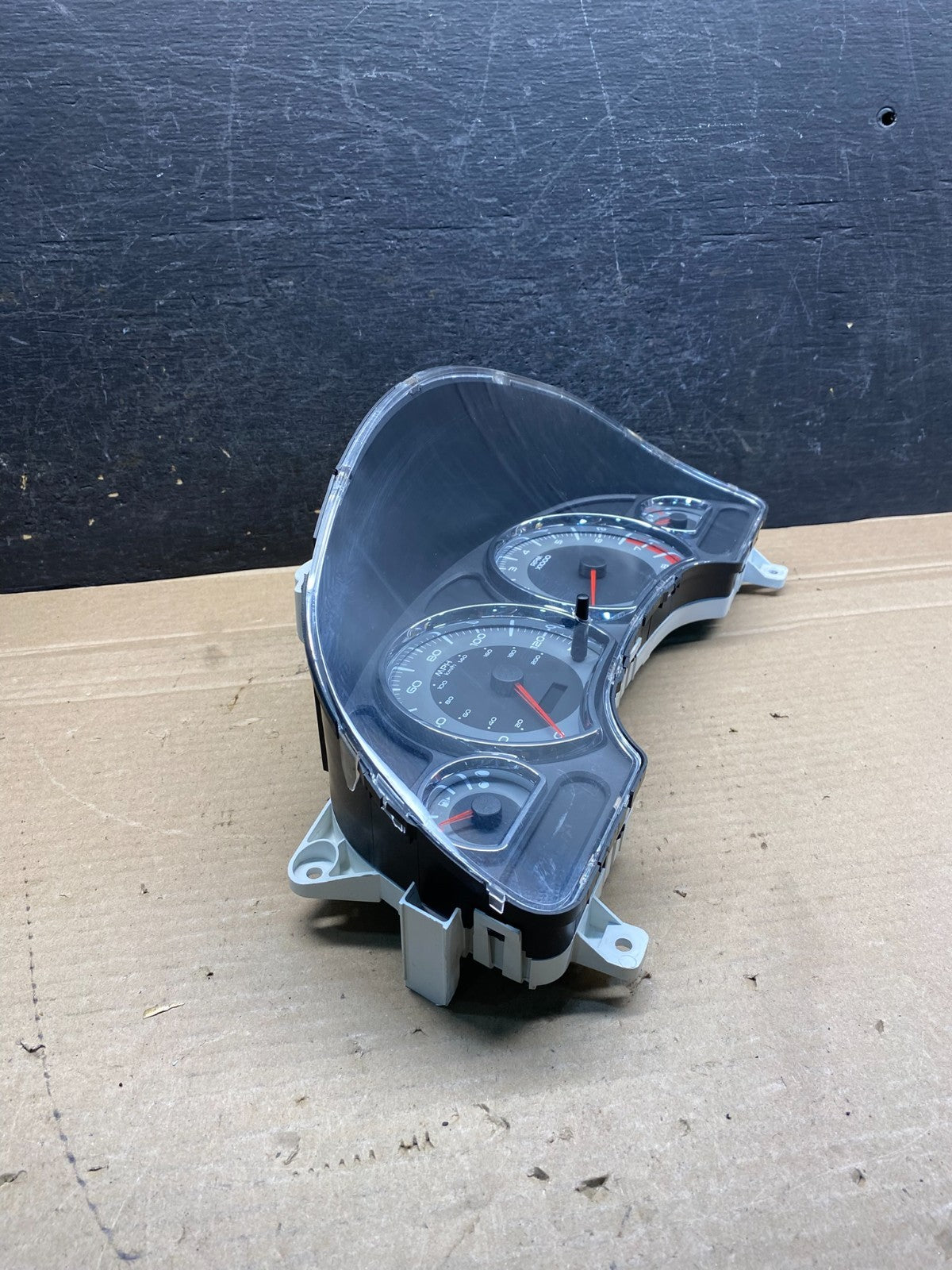 2006 Pontiac Torrent Speedometer Cluster Gauge AH7526 DG1