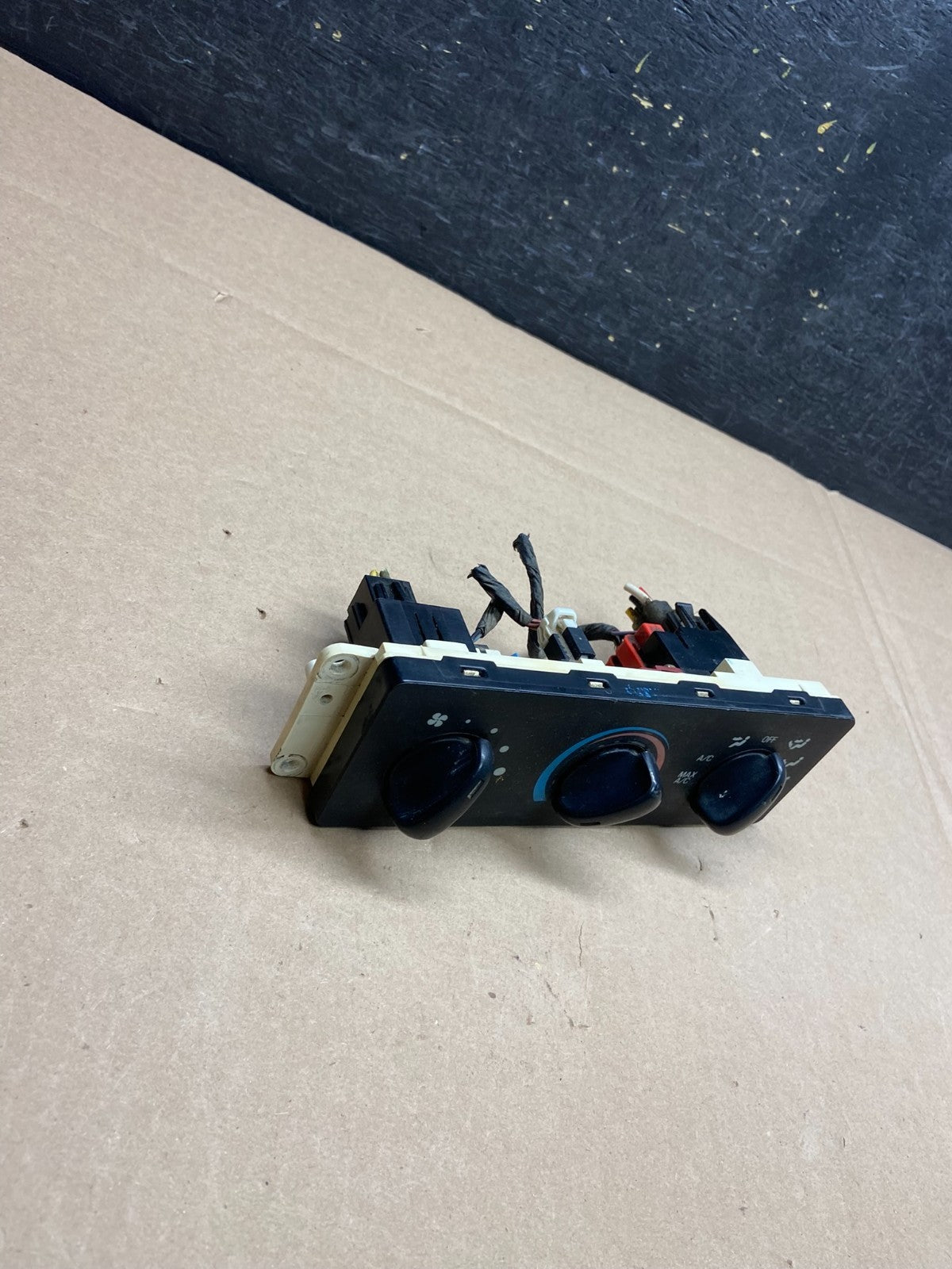 1999 to 2004 Ford F250 F350 Super Duty Heater A/C Climate Control AI6224 DG1