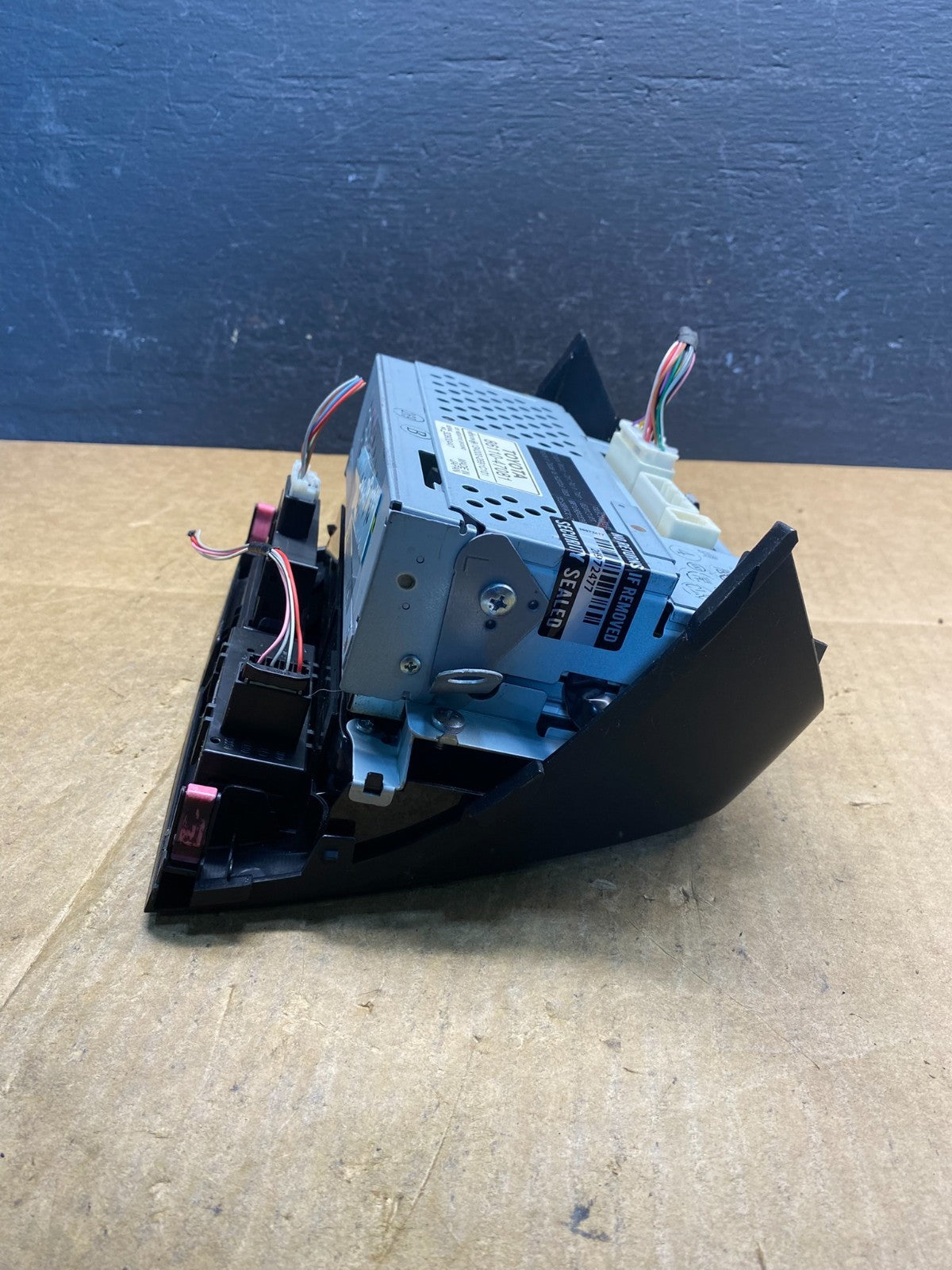 2004 to 2005 Toyota Prius Radio Stereo Receiver Screen Display AD3634 DG1