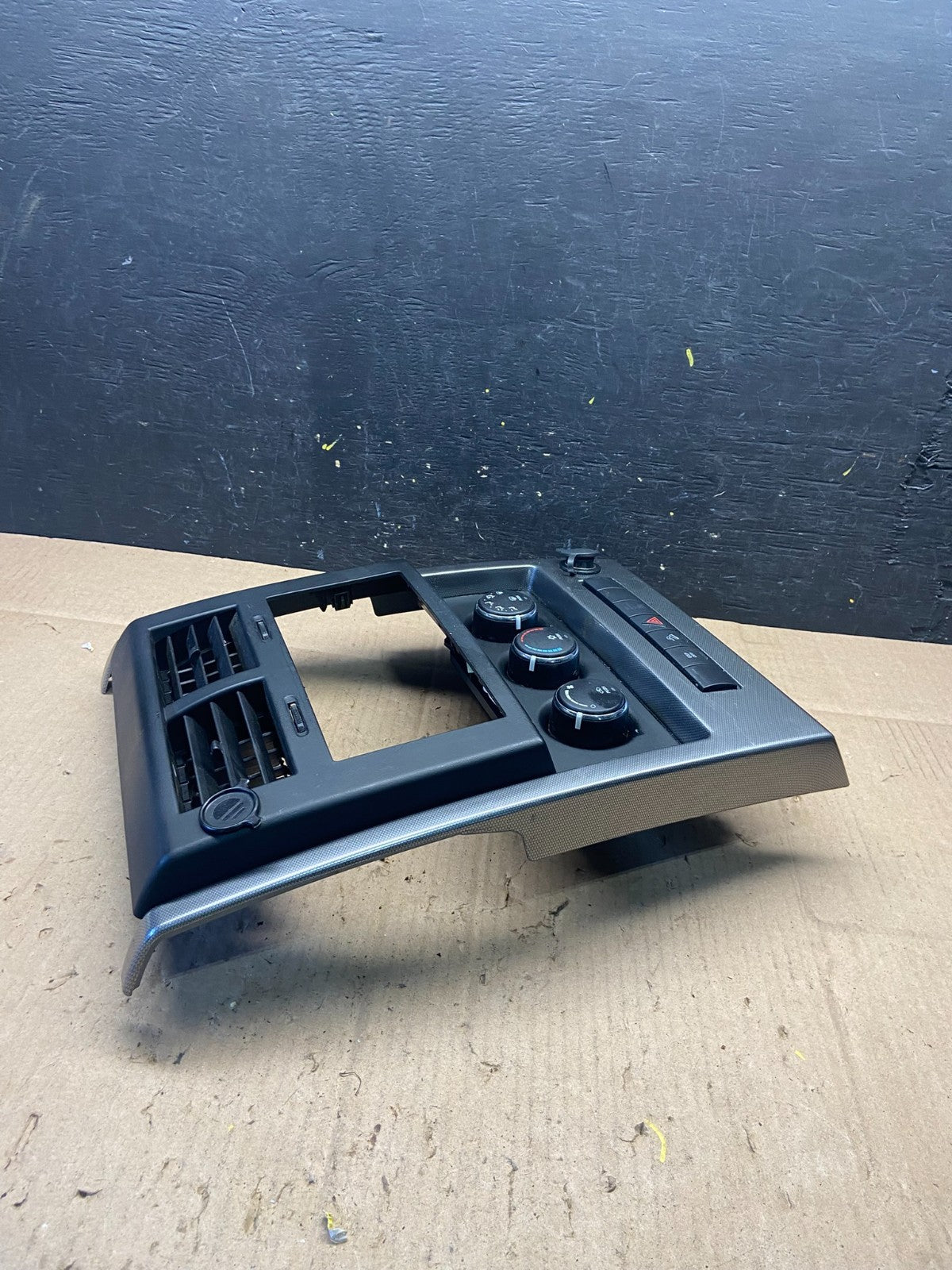 2008 to 2012 Jeep Liberty Dash Climate Temperature Control Radio Bezel Q0834 DG4
