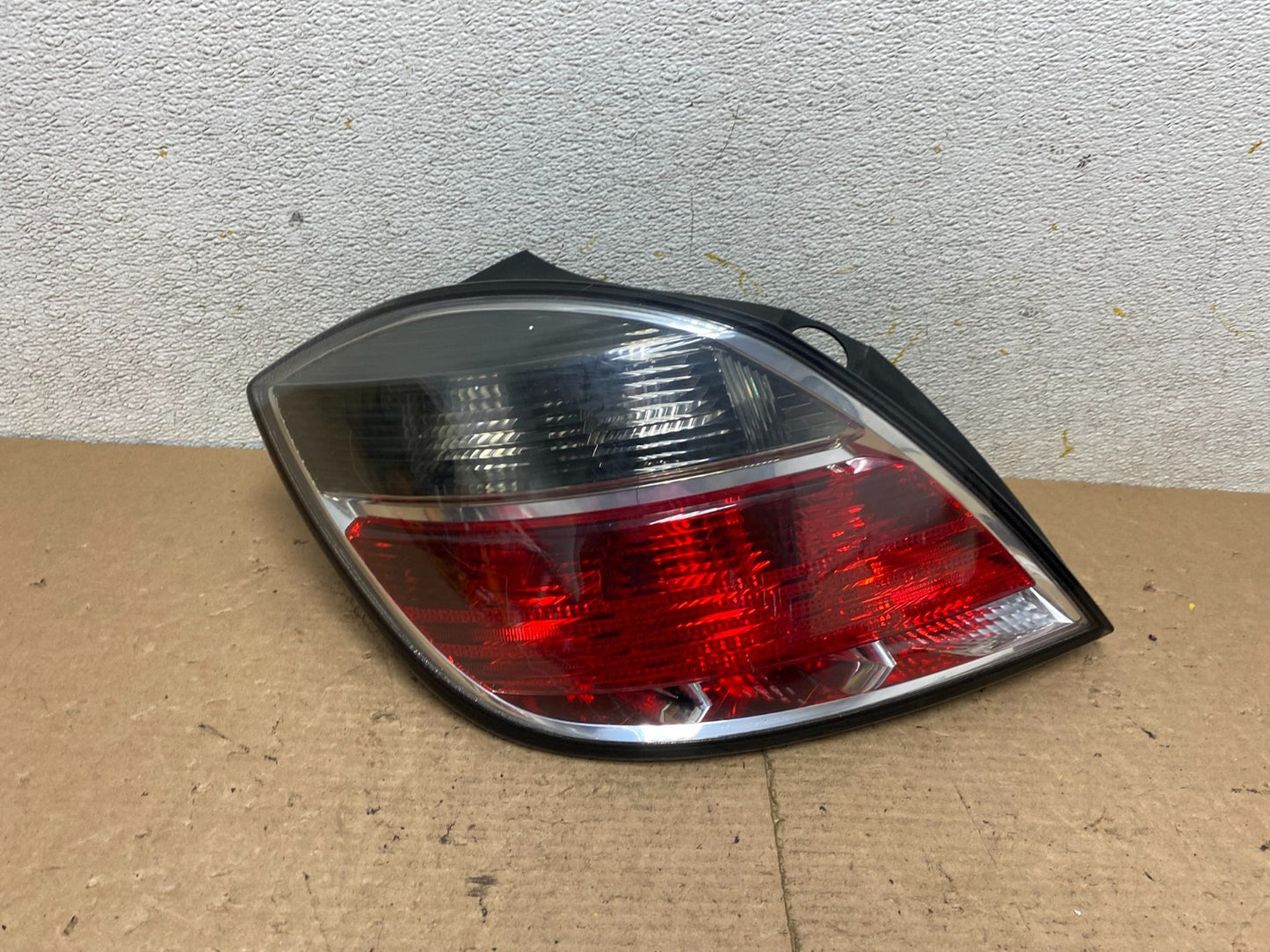 2008 2009 Saturn Astra Left Driver LH Side Tail Light p4386 DG0