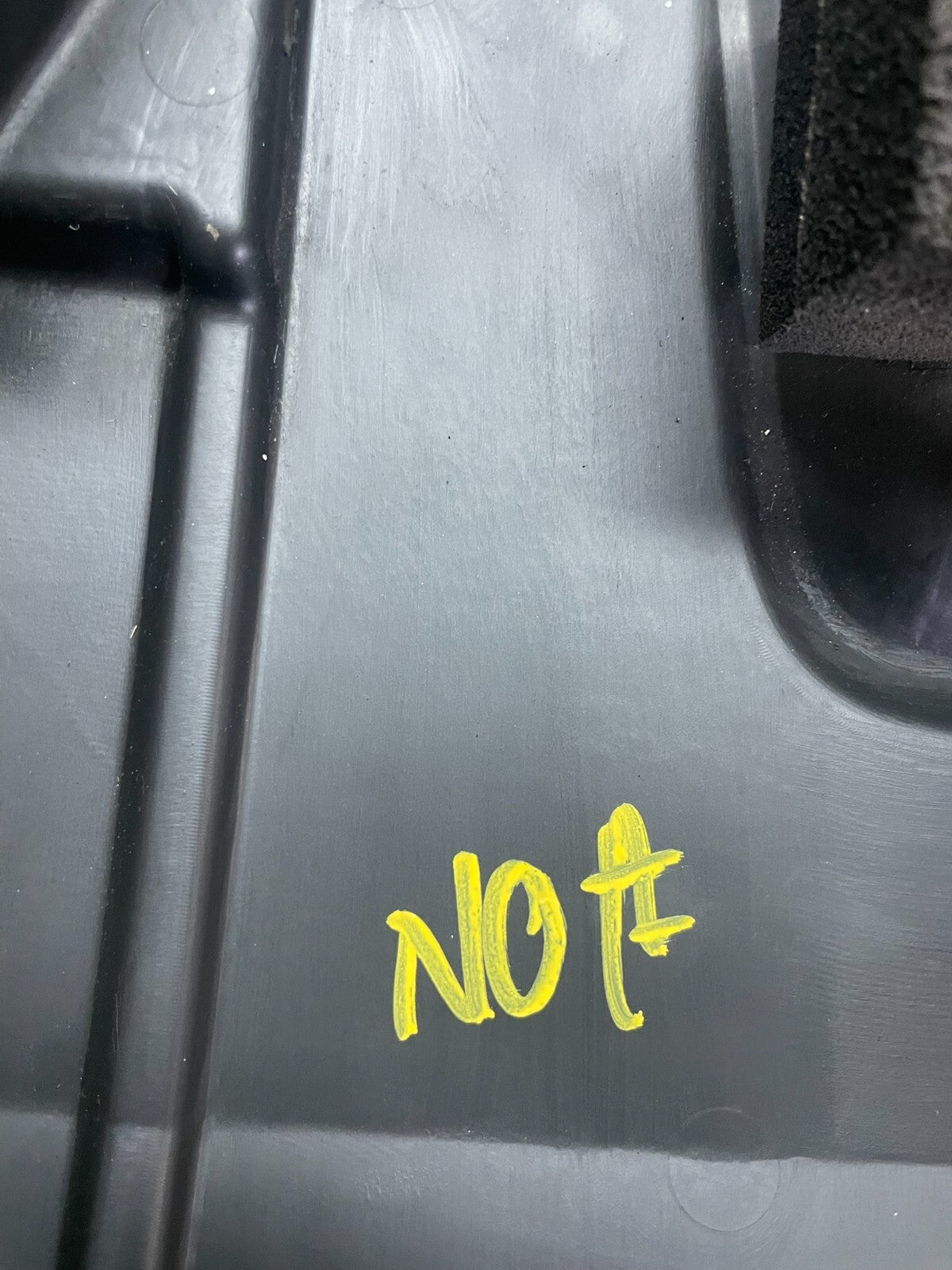 2005 to 2007 Honda Odyssey Black Engine Cover N0784 DG8