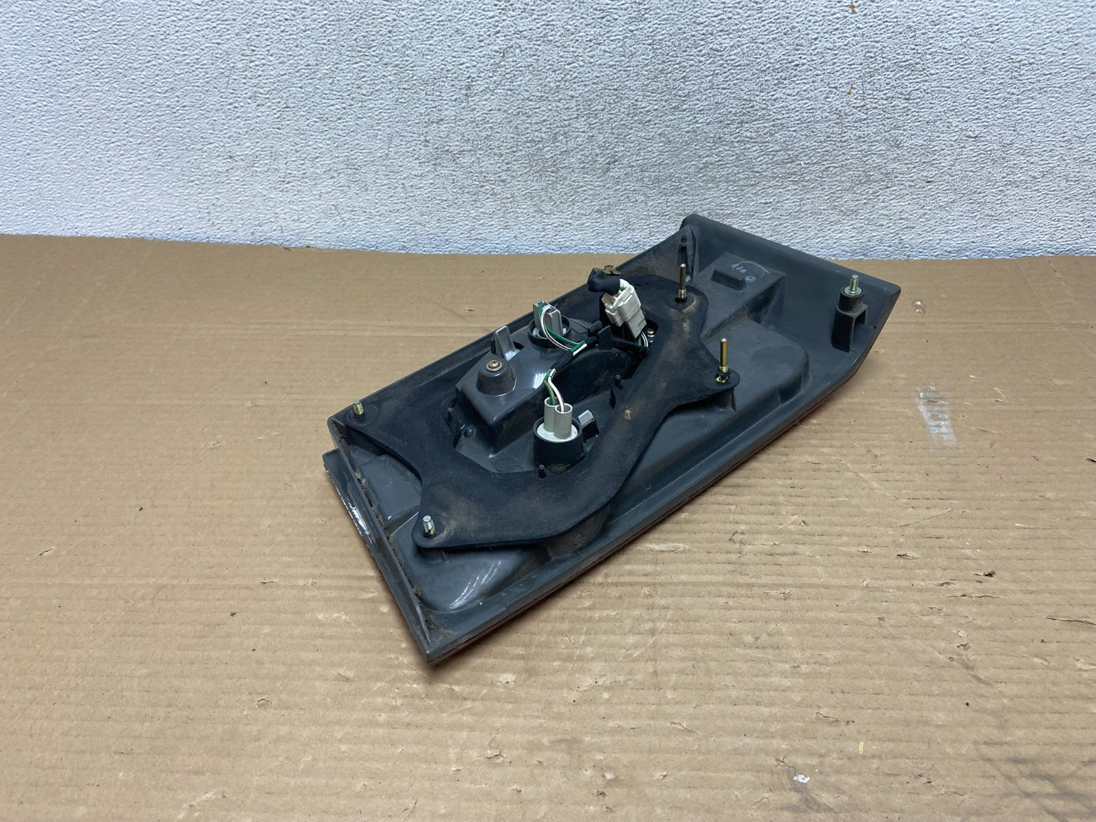2000 2001 Lexus ES300 Inner Left Driver LH Side Tail Light AG8972 DW3