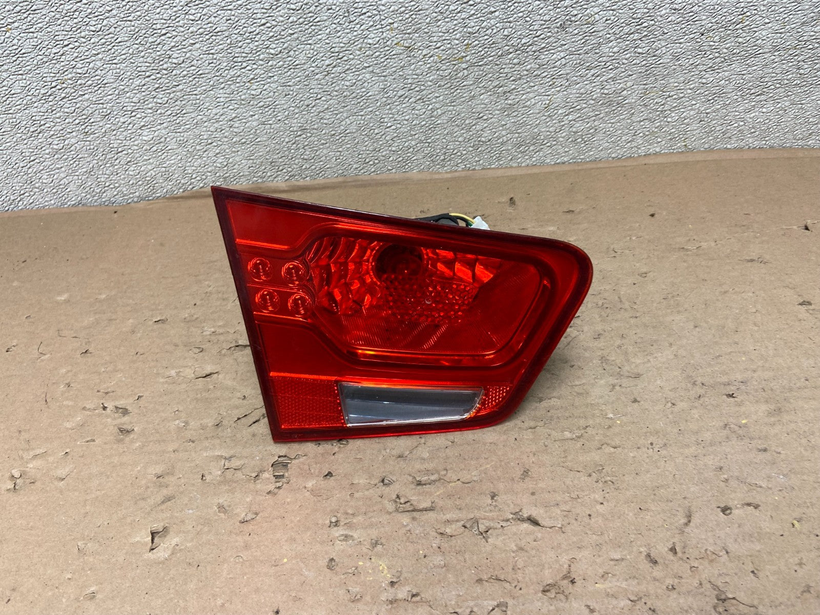 2010 to 2013 Kia Forte Left Driver LH Side Tail Light Inner Oem AB0866 LK0