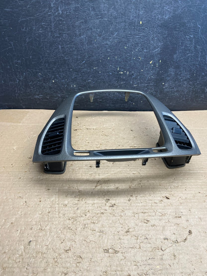 2001-2007 Toyota Highlander Radio Climate Dash Trim Bezel Air Vent AG6872 DG3