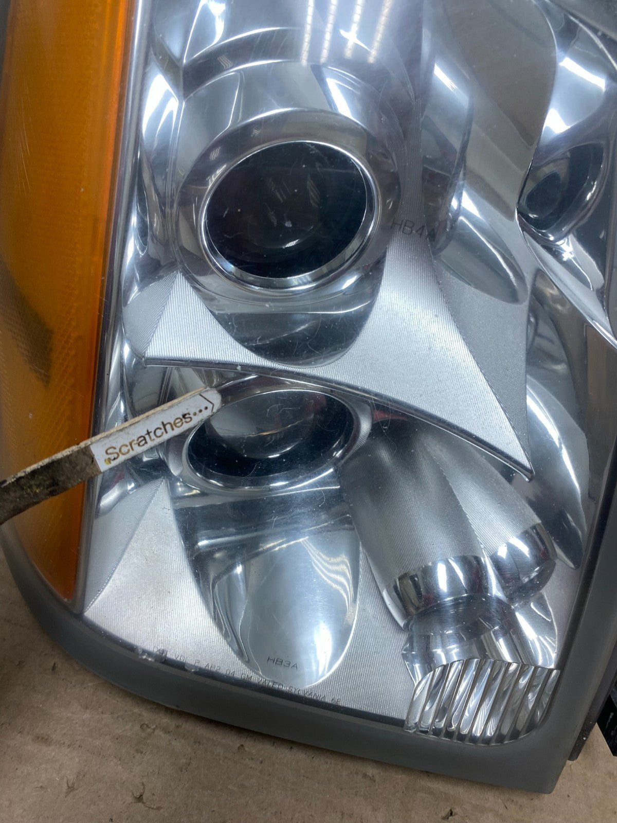 2004 to 2009 Cadillac SRX Right Passenger Side Halogen Headlight AH9476 DW3