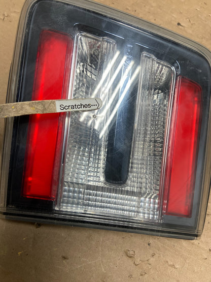 2013 to 2016 GMC Acadia Right Passenger RH Side Inner Tail Light AB0289 LK3