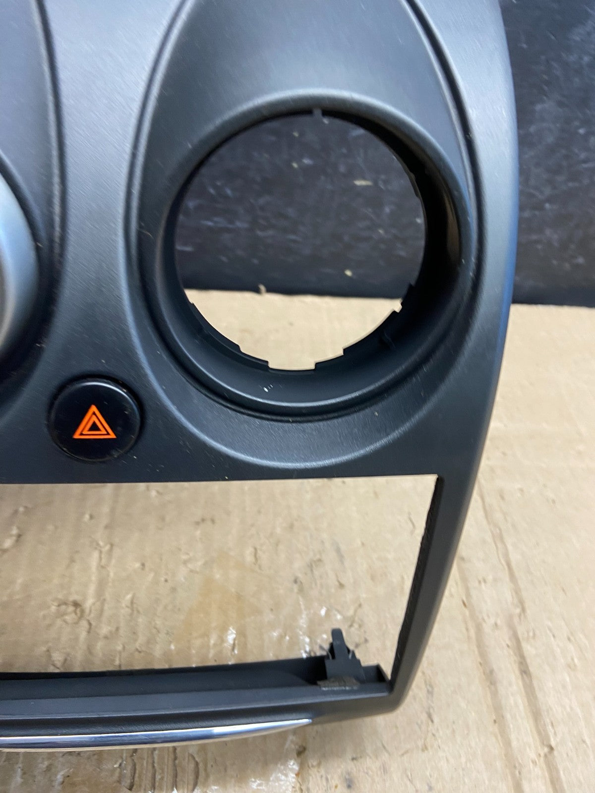 2011 2012 2013 Nissan Rogue Dash Upper Center Radio Bezel Trim AE1980 DG3