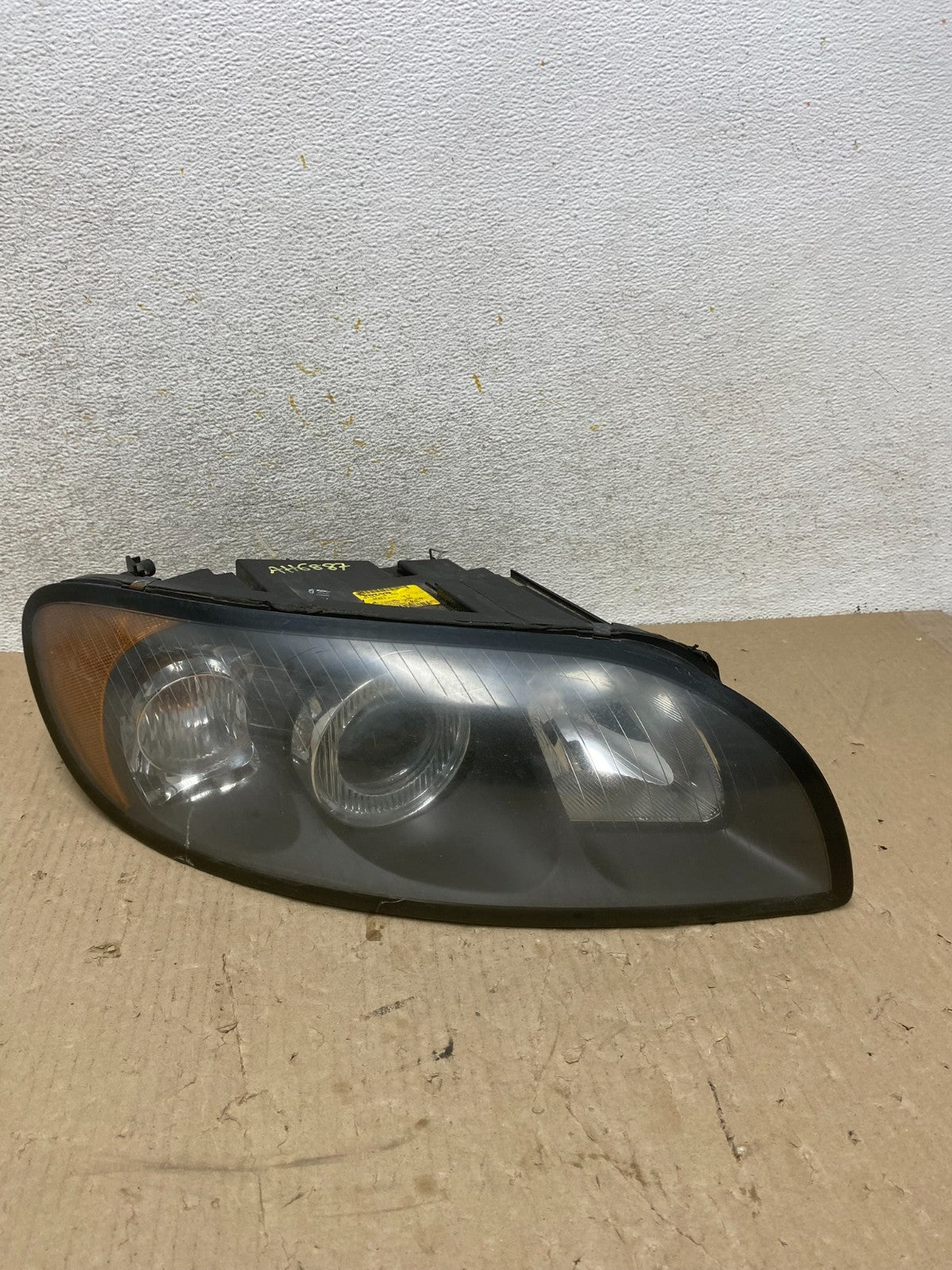 2006-2010 Volvo C70 Right Passenger RH Side Headlight AH6887 DW0