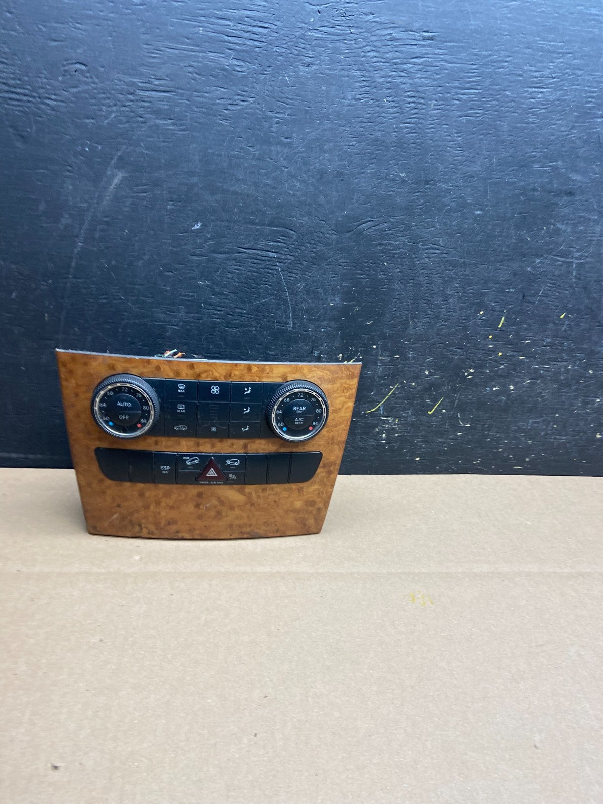 2006 to 2008 Mercedes W251 R350 AC Temp Heater Climate Control T4323 DG0