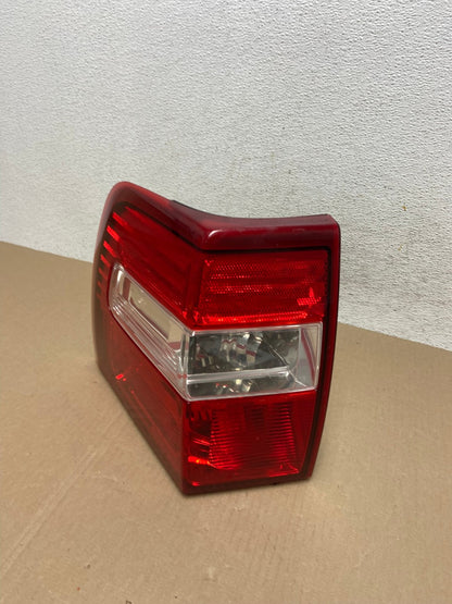 2007 to 2012 Ford Expedition Left Driver LH Side Tail light AE6923 lk0