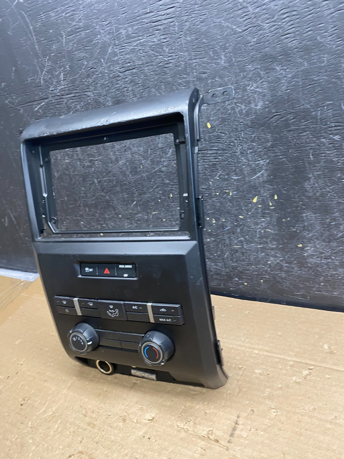 2009-2014 Ford F150 Heater Climate Control Radio Control Dash Bezel OE AG8429 DG4