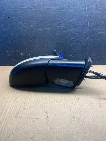 2003-2006 Chevrolet Tahoe Suburban Right Passenger Turn Door Mirror AE6342 DW3