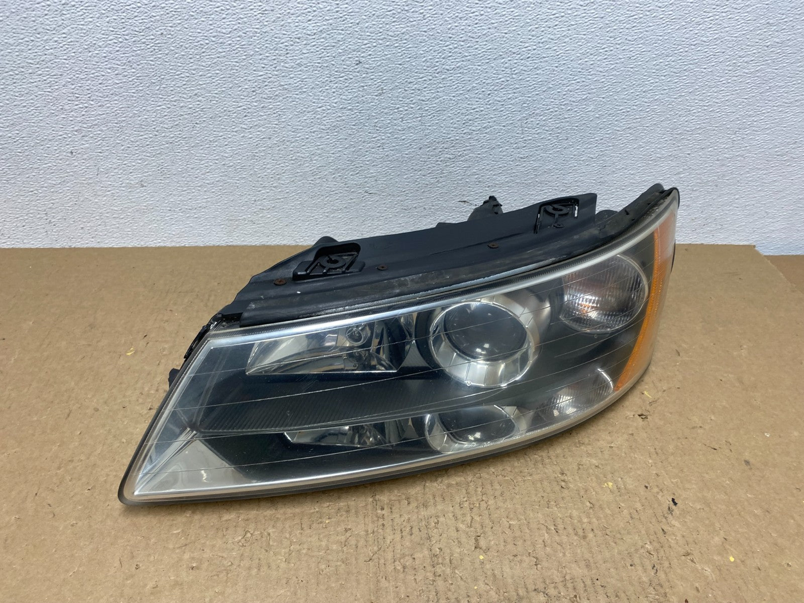 2006 to 2008 Hyundai Sonata Left Driver LH Side Headlight Halogen AC1611 DW2
