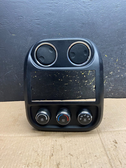 2011 to 2017 Jeep Compass Dash Climate Temperature Control Radio Bezel AB1785 DG0