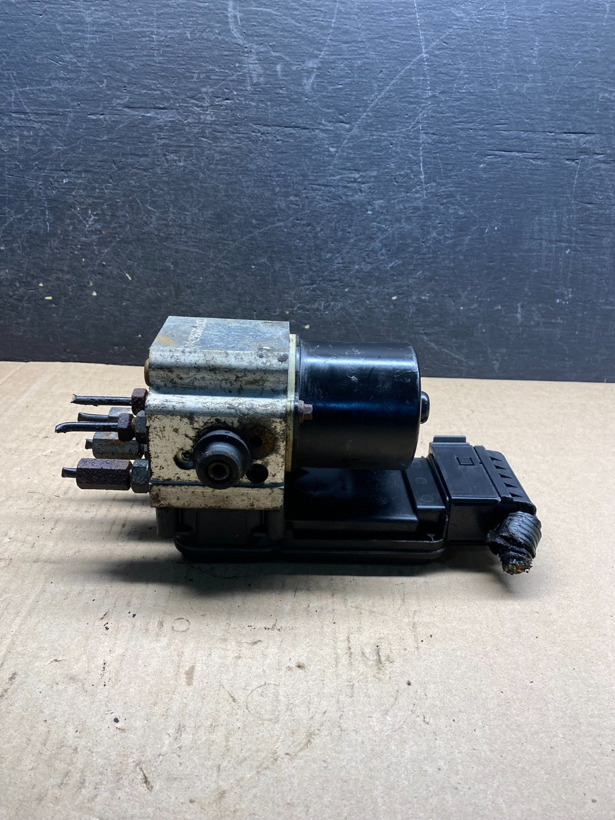 2004 2007 Ford E250 E350 Econoline Anti-Lock ABS Antilock Brake Pump ag3641 DG3