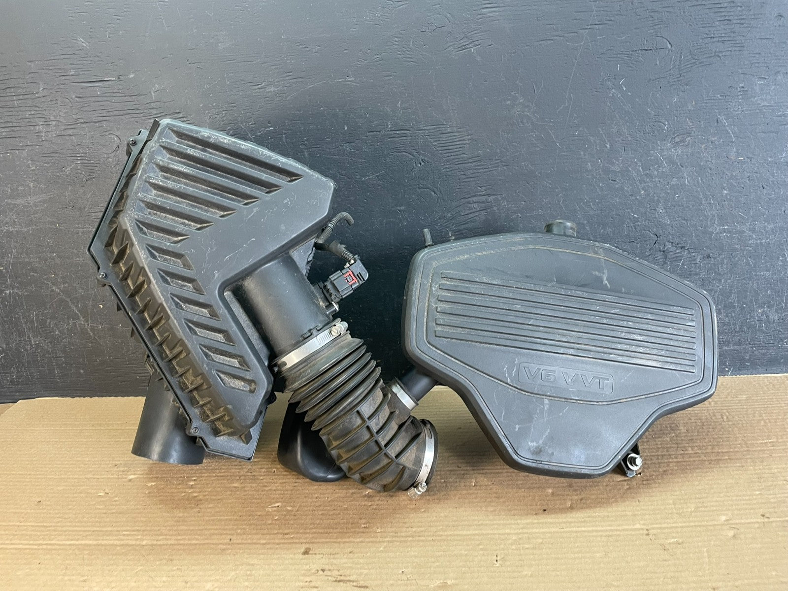 2017 to 2021 GMC Acadia Air Cleaner Filter Box af3430 DG0