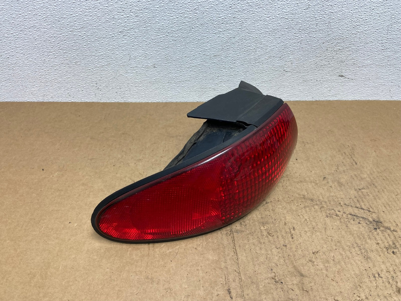 1998 1999 2000 Ford Contour Left Driver LH Tail Light Oem AC3271 LK2