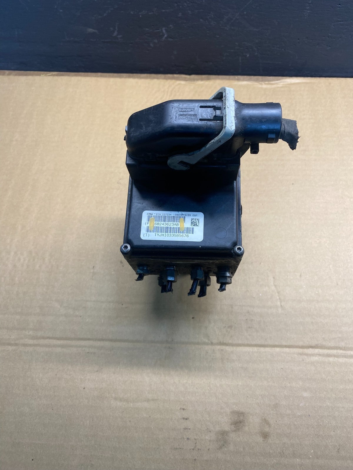 2014 2015 Dodge RAM 2500 ABS Anti-Lock Brake Pump Control Module ab7368 DG0