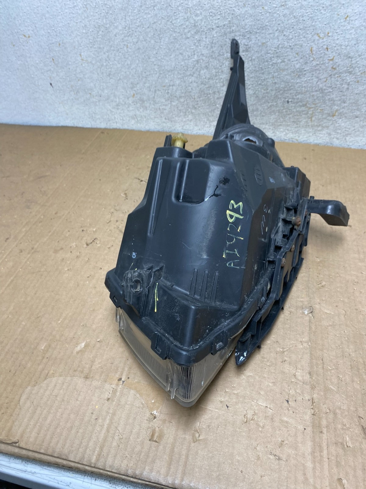 2011 to 2015 Chevrolet Cruze Halogen Right Passenger Rh Headlight AI9293 LK10