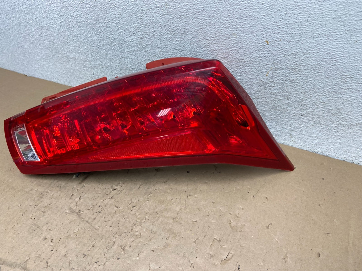 2010 to 2016 Cadillac Srx Right Passenger RH Side Tail Light AG43831