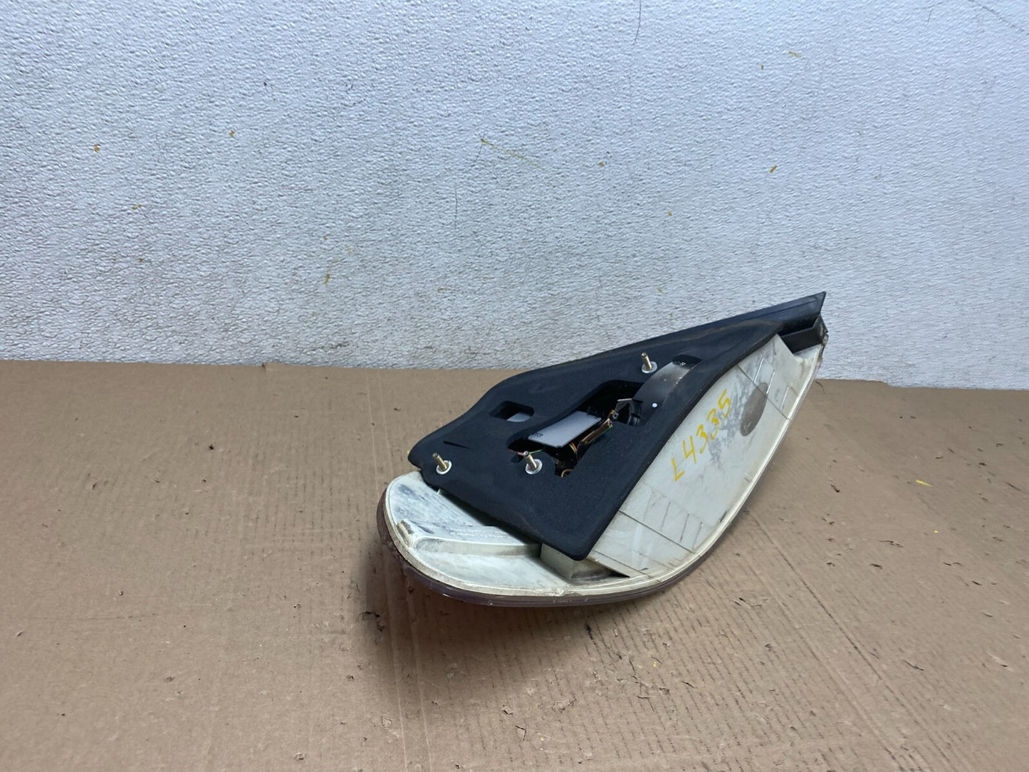 2002 to 2005 BMW 7-Series 745i 760i Right Passenger Tail Light Oem L4335 DW4
