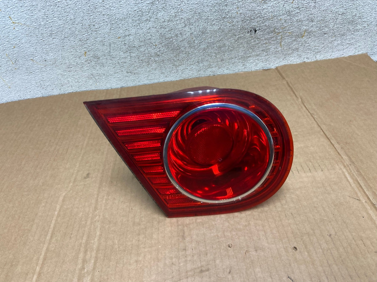 2004-2006 Kia Amanti Left LH Side Tail Light inner AI3780 LK0