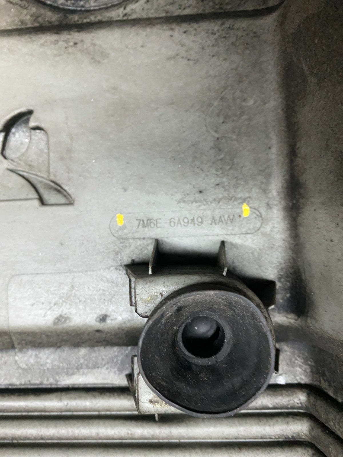 2006 to 2008 Ford Escape Hybrid Engine Motor Cover Oem V9384 DG8