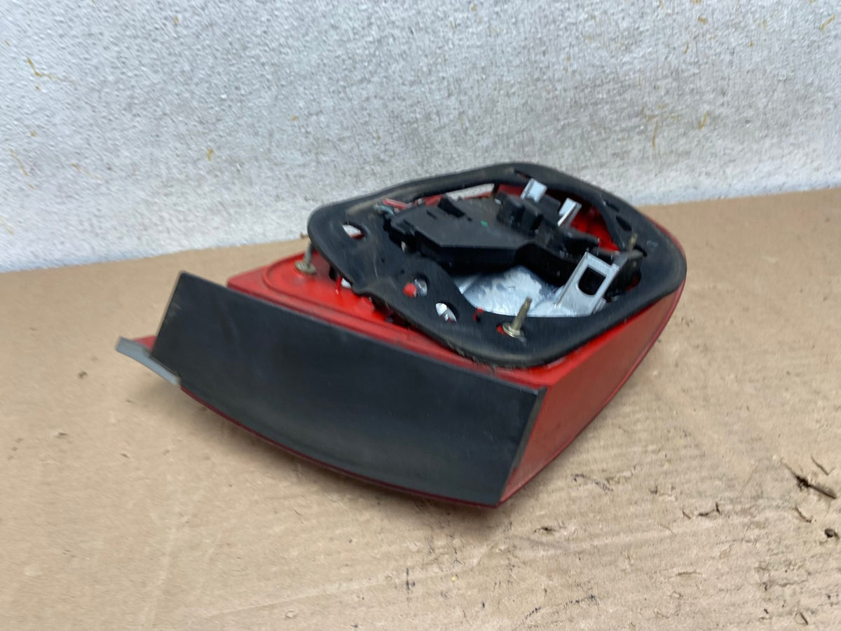1999 to 2002 Audi A4 B5 Right Passenger Rh Side Tail Light AI0977 LK4