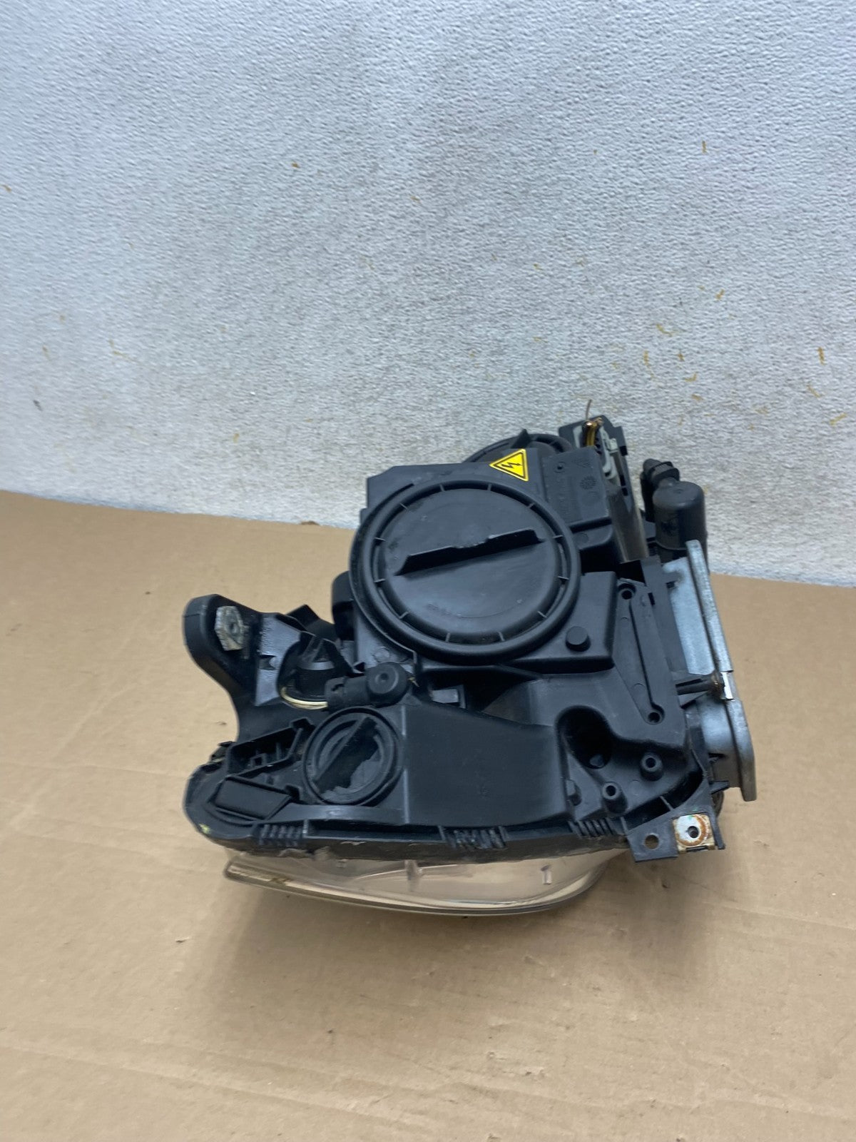 2008-2011 Mercedes C-Class C350 C300 Left Driver Xenon Headlight AH9339 DW10