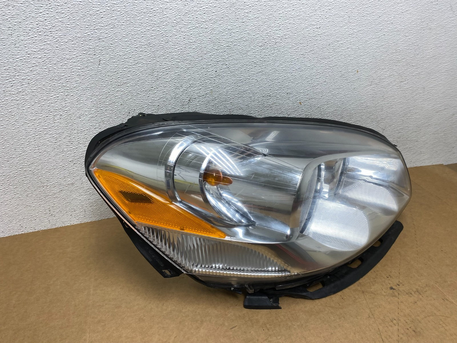 2006 to 2008 Buick Lucerne Right Passenger Side Halogen Headlight AE2988 DW2