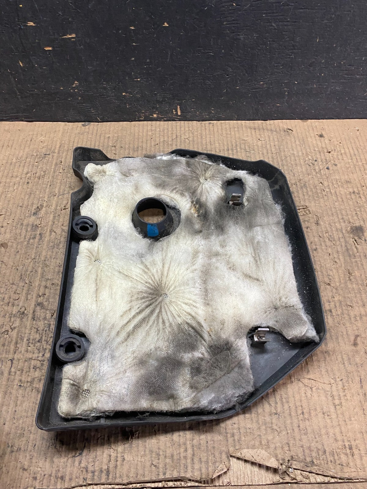 2004 to 2009 Mazda 3 DOHC 16 VALVE Engine Shield Top Cover N3108 PS6