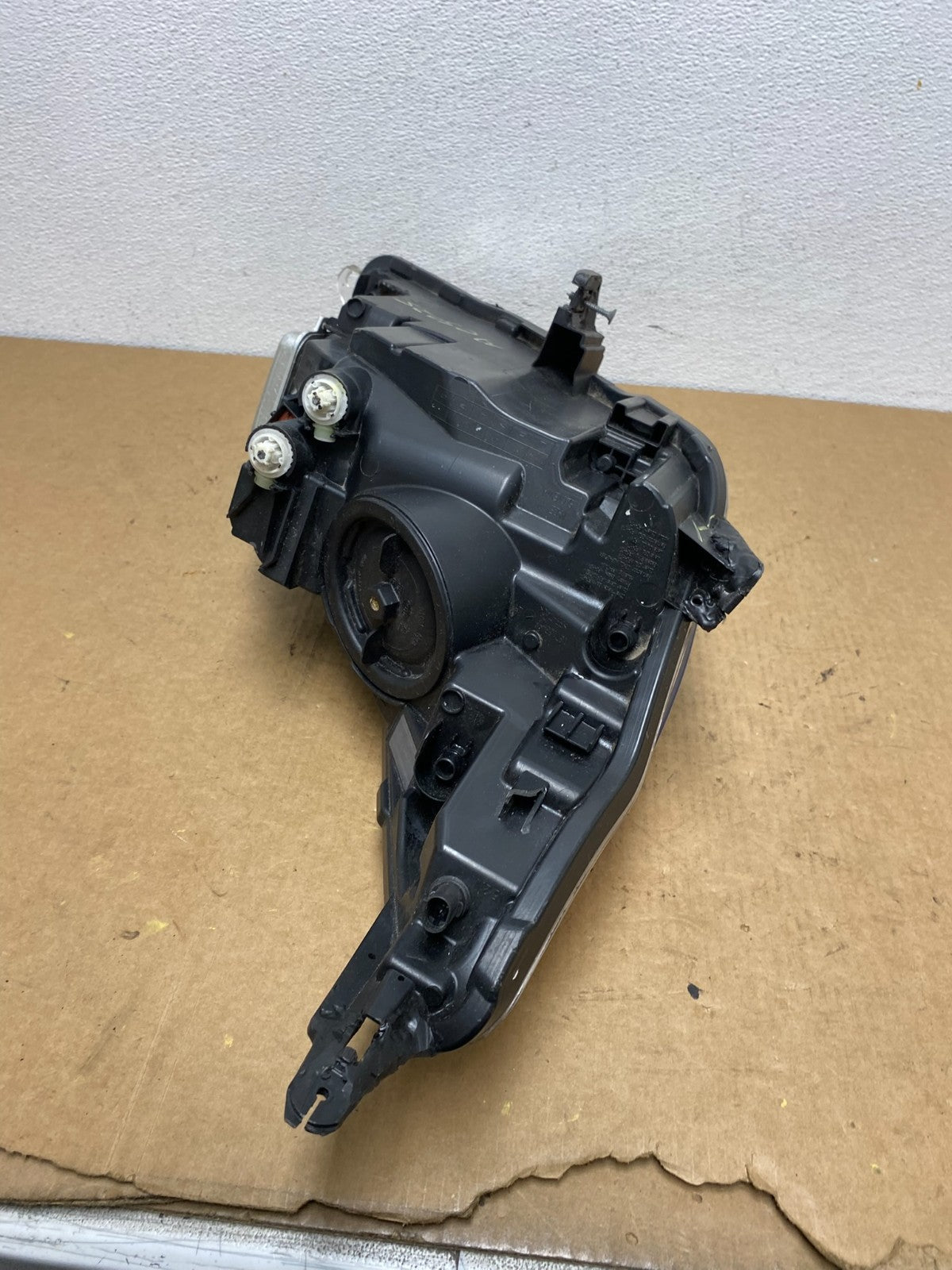2014 to 2017 Buick Regal Left Driver LH Side Xenon Headlight AC3025 DG8