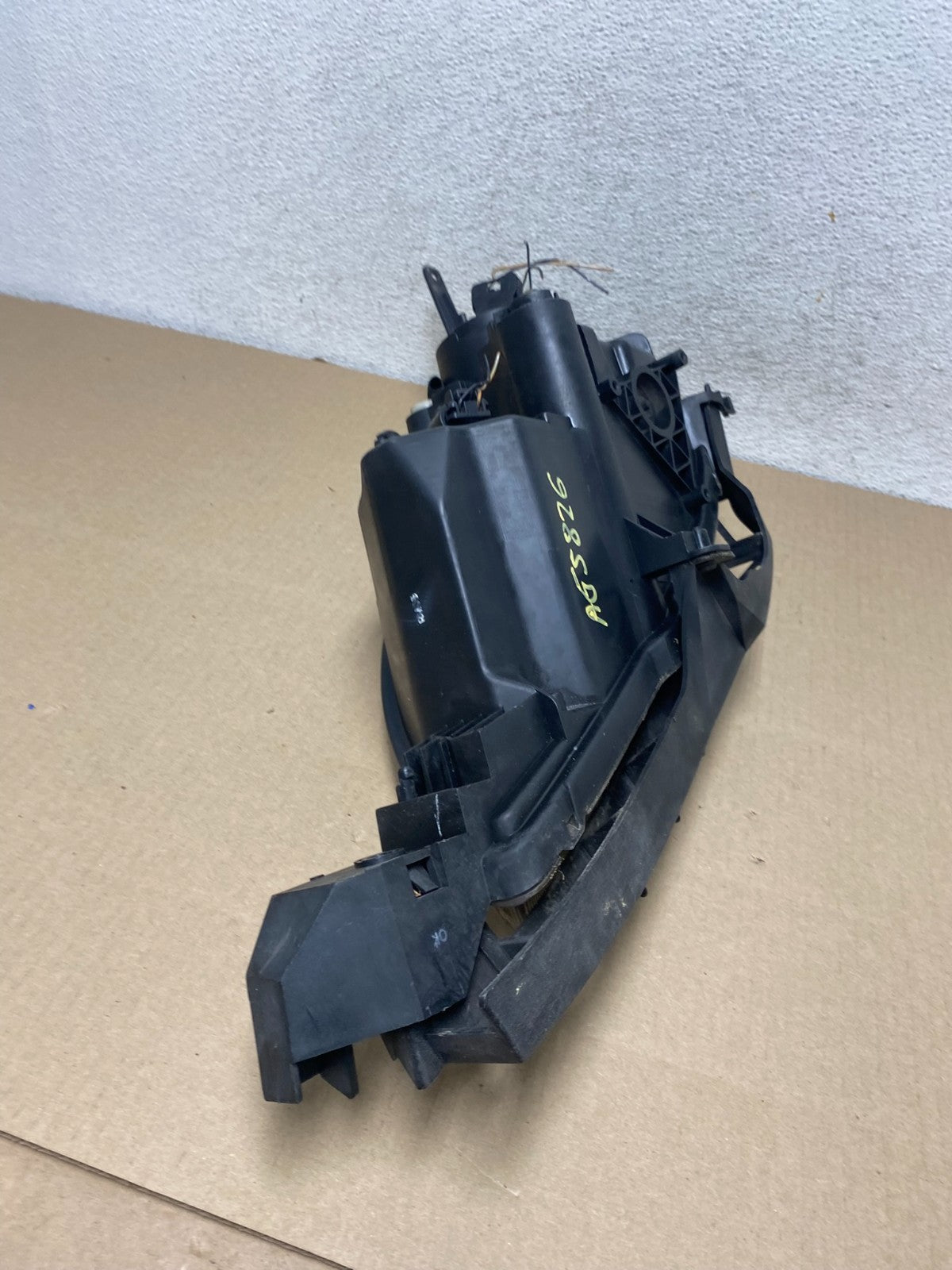 2004 to 2009 Mazda 3 Hatchback Right Passenger Rh Side Headlight AG5826 DW8